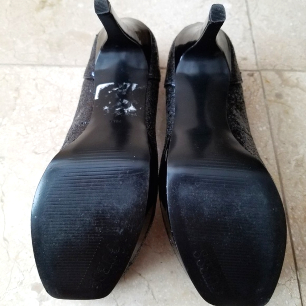 GUESS Sparkly Pumps - Picture 6 of 6